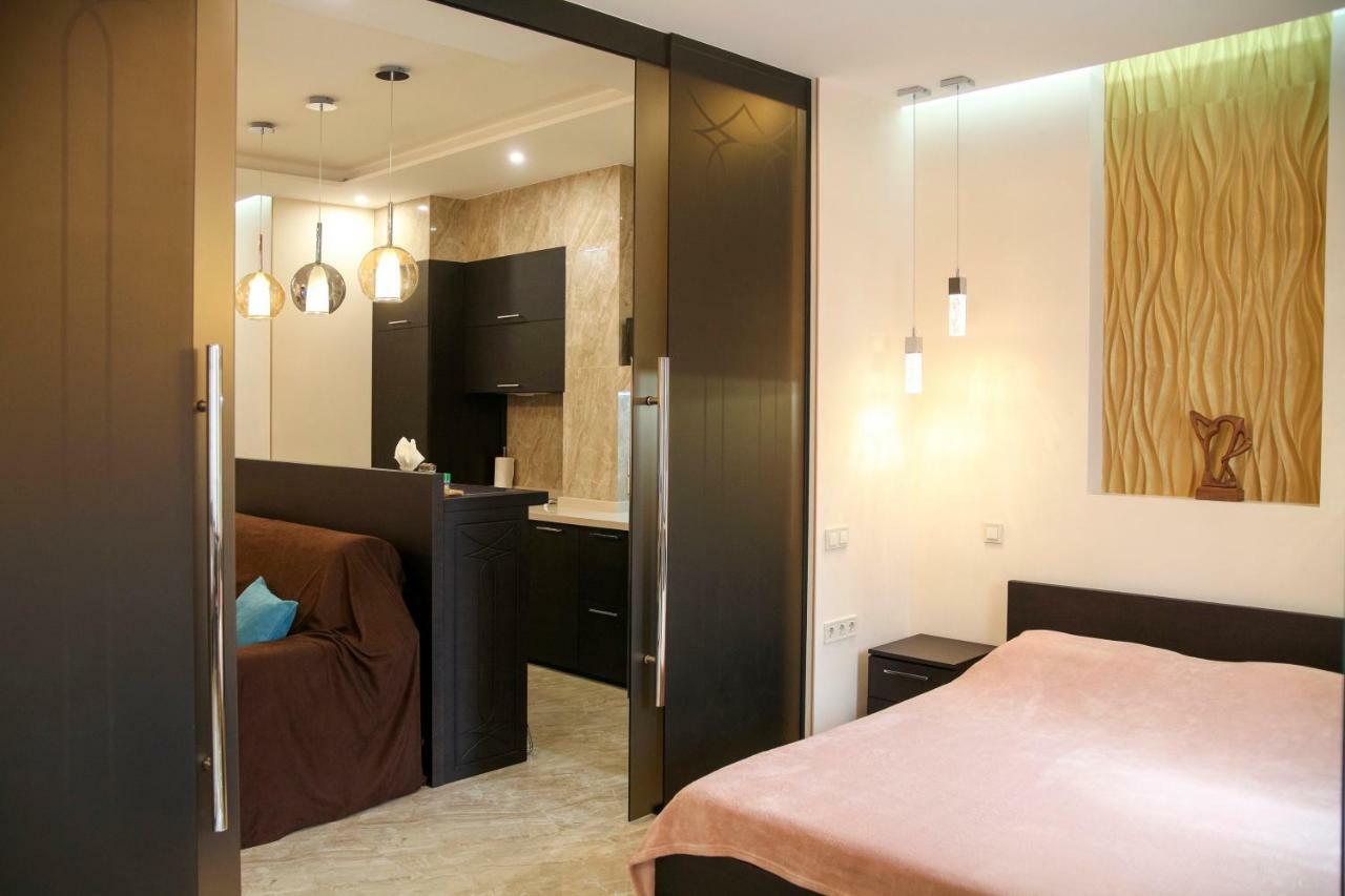 Apartment Luxe Paris โอเดสซา ภายนอก รูปภาพ